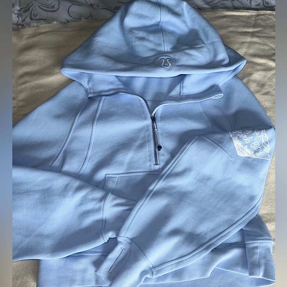 NWOT LIGHT BLUE LULULEMON SCUBA OVERSIZED HALF ZIP SZ XS/S